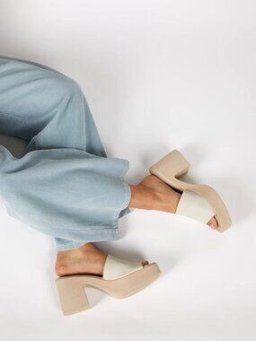 Intentionally Blank Mary Platform Heel in Cream EU 40 / US 9.5-10